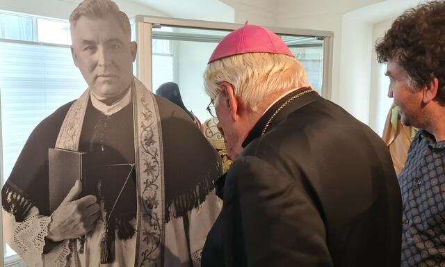 … besucht das Hieber Museum …