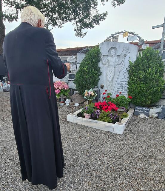 … Allgäuer Segenspfarrer Augustinus Hieber