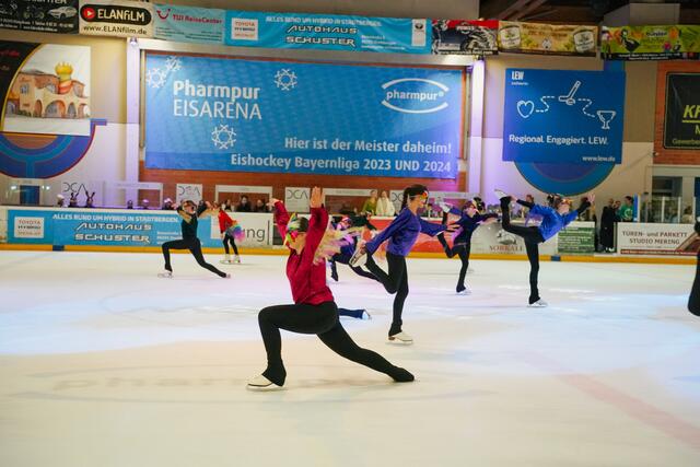 Auch die Vögel sind schon ganz aufgeregt und können es kaum erwarten, bis sich alle zum Fest versammeln. | Foto: juliamayr-photo.com