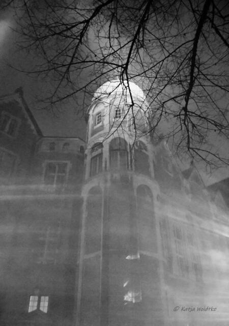 Lichter der City in Bremen (Foto: Katja Woidtke)

Gespenstische Stimmung durch die Lasershow am Schoppensteel | Foto: Katja Woidtke