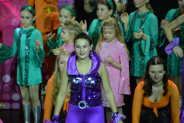 Die "Little Magics" bei ihrer Show "Disco Fever".