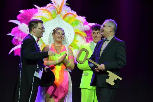Ein fester Bestandteil der Intronisationsgala ist die symbolische Übergabe eines überdimensionalen Schlüssels, der angeblich zum Rathaus gehört. 