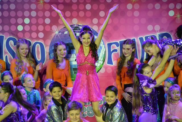 Kinderprinzessin Zoe I. (Metzger) während der Little-Magics-Show "Disco Fever".