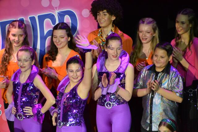 Die "Little Magics" bei ihrer Show "Disco Fever".