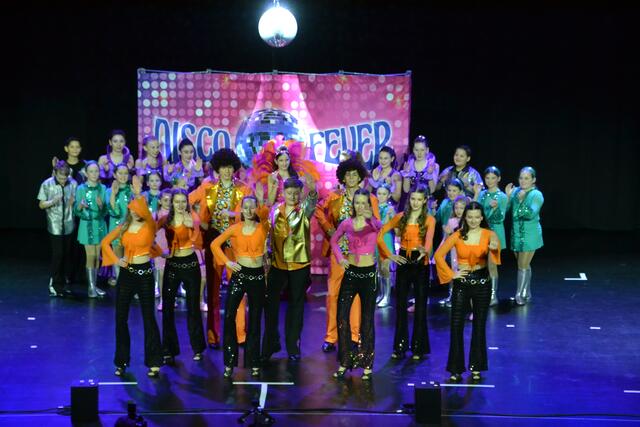 Die "Little Magics" bei ihrer Show "Disco Fever".