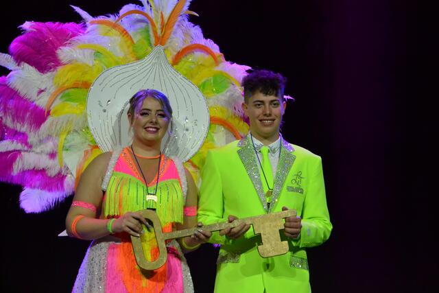 Vivienne I. und Luca I. fühlten sich mit dem übergebenen Schlüssel und den damit verbundenen Aufgaben sichtlich wohl.