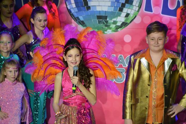Kinderprinzessin Zoe I. (Metzger) während der Little-Magics-Show "Disco Fever".