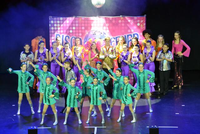 Die "Little Magics" bei ihrer Show "Disco Fever".