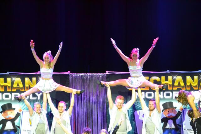 Die Lechana bei ihrer Show "Monopoly".