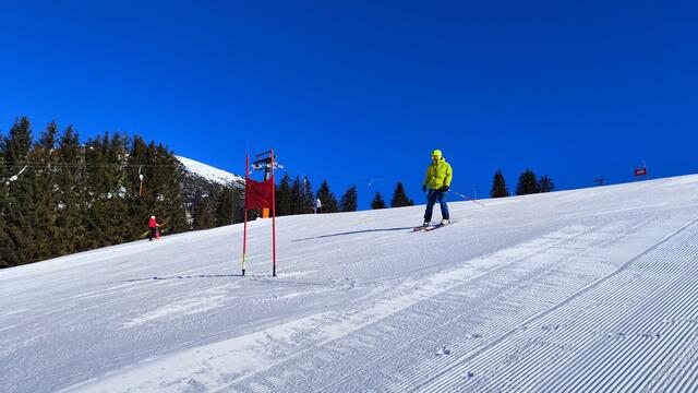 Höhepunkt der Skikurse der Abteilung Alpin war das Abschlussrennen, das von Skilehrern sehr professionell aufgebaut wurde und den Kindern und Jugendlichen großen Spaß machte.