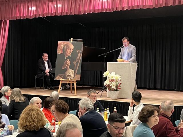 Der Pfarrgemeinderatsvorsitzende Julian Schmidt bedankte sich bei allen, die ihre Talente und Fähigkeiten, ihre Zeit und Kraft in St. Jakob einbringen.  | Foto: Steffen Brühl