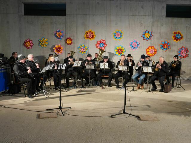 Die Stadtkapelle Gersthofen hat das Richtfest zum Neubau der Goethe-Grundschule musikalisch begleitet. | Foto: Stadt Gersthofen (Kai Schwarz)