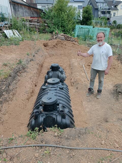Regenwassernutzung und Versickerung einfach selber eingebaut mit ET2000 Tanks  | Foto: Intewa/akz-o