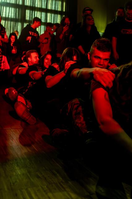 Publikum beim Auftritt von Crimson Crisis | Foto: Kornelia Zimmermann