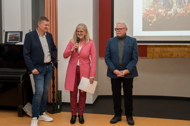 53. Dankesabend für "Friedberg Karitativ" im Friedberger Pallotti-Pfarrsaal. Im Bild von links Thomas Treffler, Ulrike Sasse-Feile, Eberhard Krug | Foto: FSeventfoto