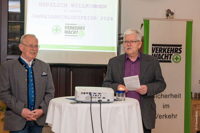 Kreisverkehrswacht Aichach-Friedberg - Jahresabschlussfeier 2024. Im Bild 1. Vorsitzender Helmut Beck (rechts) und 1. stellvertr. Vorsitzender Manfred Losinger | Foto: FSeventfoto