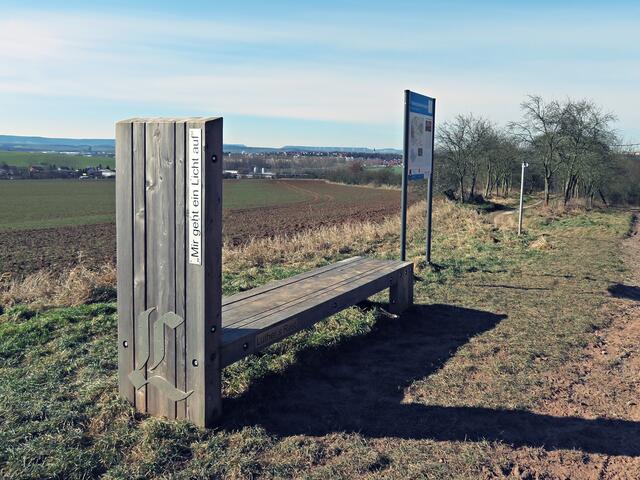 Lutherweg - Stempel 10 - Wolfsmühle Rodishain - Foto einer Bank am Wanderweg