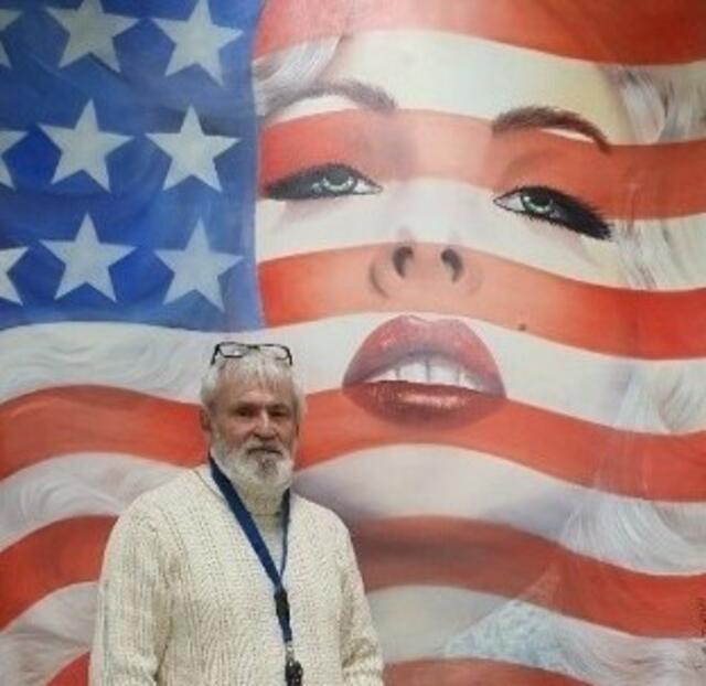 Wolfgang Merkel und Doris Zeidlewitzens "American Woman" aus der 13teiligen Serie "American Women"
Dito in der Boxengasse zu sehen