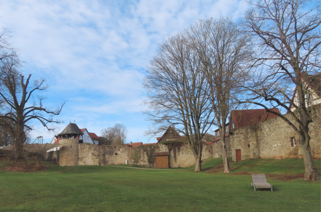 ... mit der "Stadtmauer". | Foto: M. A.