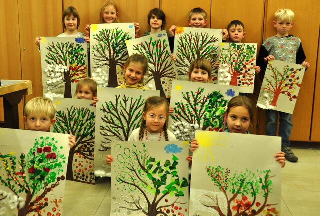 Die Wühlmäuse mit ihren Kunstwerken. | Foto: Josef Fink