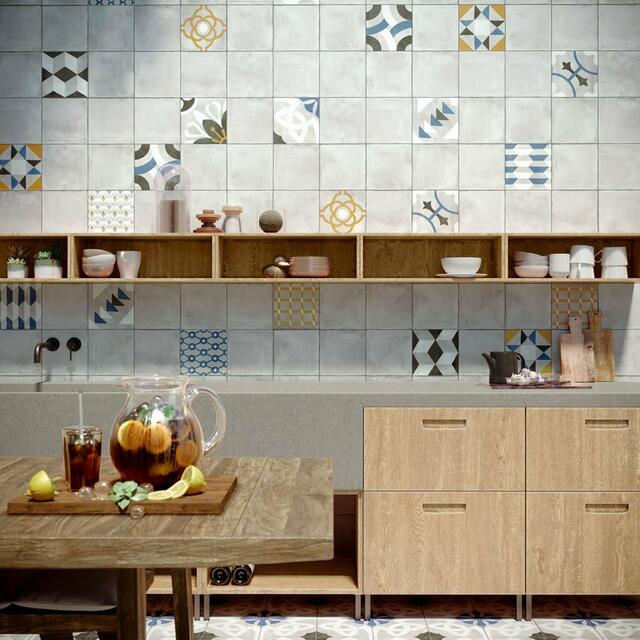 Zementfliesen-Dekore in unempfindlicher Steinzeug-Ausführung wirken gemütlich und nostalgisch. | Foto: djd/Deutsche-Fliese.de/Jasba