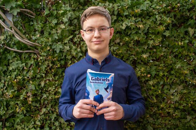 Samuel Kraus und sein Roman "Gabriels Geschichten" | Foto: Anton Zucker