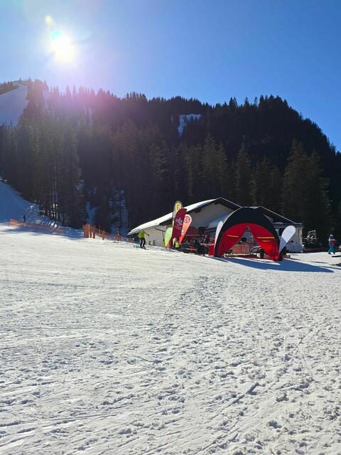 Bestes Wetter beim Schneetreiben 2025 im Skiegebiet Bergwang am Rastkopf. | Foto: Stadt Gersthofen (Kai Schwarz)