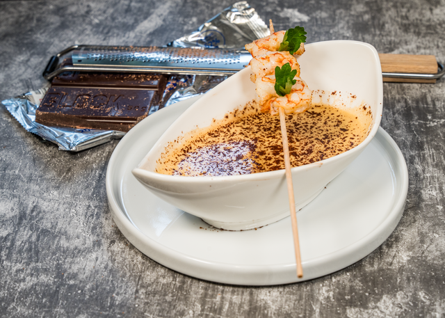  Die Londoner Currymischungen in verschiedensten Geschmacksrichtungen – ohne Zusatzstoffe – sind die Hauptzutat für das Curry-Schaumsüppchen aus dem Kochstudio von Sabina Scherer | Foto: FSeventfoto