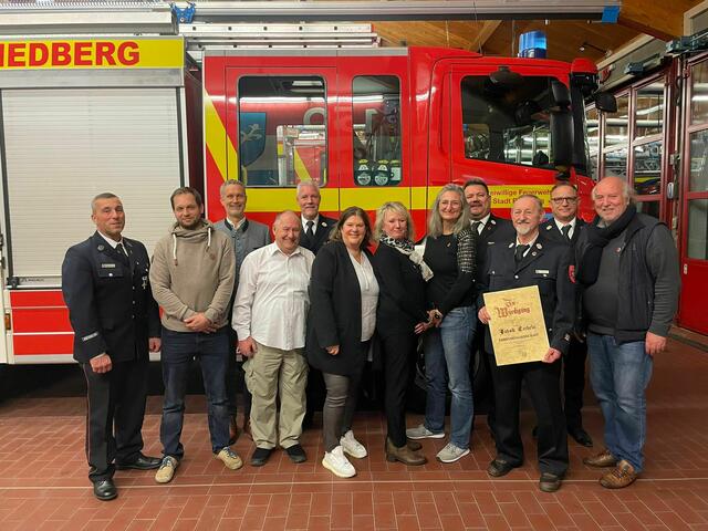 Ein Teil der geehrten | Foto: Feuerwehr Friedberg