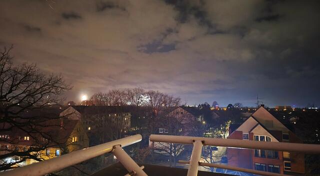 Heller Nachthimmel über Langenhagen und Hannover in der Neujahrsnacht | Foto: Shima Mahi