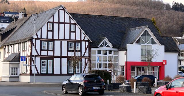 Parkmöglichkeiten sind vorhanden.