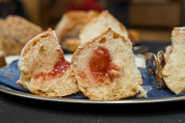 Die Brot- und Krapfenprüfung der Augsburger Innungsbäcker, durchgeführt durch das Deutsche Brotinstitut, ist eine wichtige Veranstaltung, die die Qualität und Vielfalt von Backwaren in der Region hervorhebt. | Foto: FSeventfoto