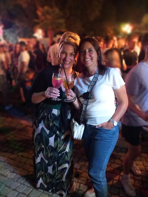 Stadtfest Wertingen – Verena Beese und Julia Tellmann von der Stadt Wertingen. | Foto: Stadt Wertingen