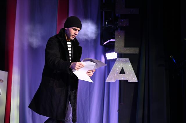 Als Abschluss boten Max und seine Zuckerpuppen wieder mitreisenden Schuhplattler und Rock`n Roll.