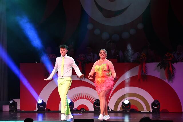 Die Lechana stellte ihren Auftritt unter das Thema "Monopoly" und begeisterten mit einer ideenreichen Umsetzung dieses Brettspiels. Hier Prinzessin Vivien und Prinz Luca beim Prinzenpaartanz.