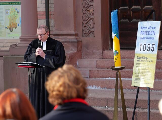Den Segen gab Falko von Saldern, Pfarrer der evangelischen Gemeinde.  | Foto: Achim Lüders
