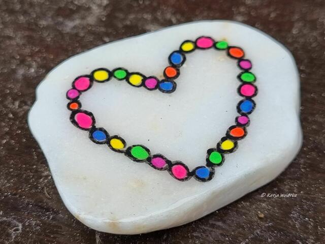 Leinesteine (Foto: Katja Woidtke)

Herziges am Stein-Tauschregal in Hannover-Limmer | Foto: Katja Woidtke