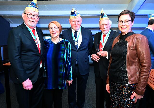 Frühere Ordensritter und Ehrengäste beim Empfang