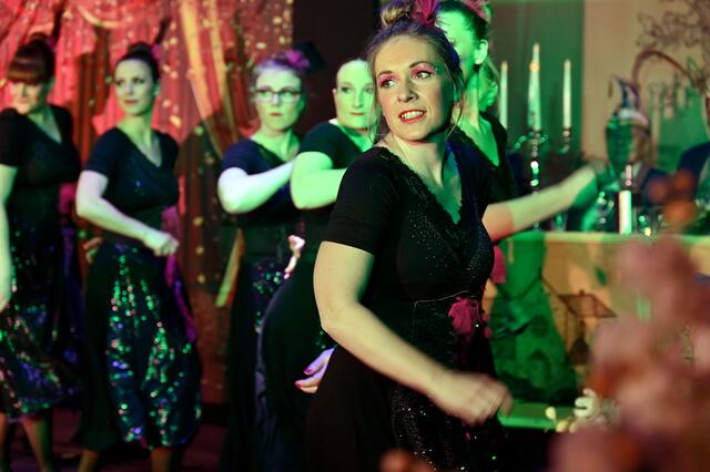 Moulin Rouge: Auftritt der Show-Girls