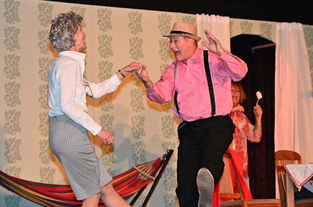 Neue Produktion des Südstädter Komöd'chens: Hausfreunde