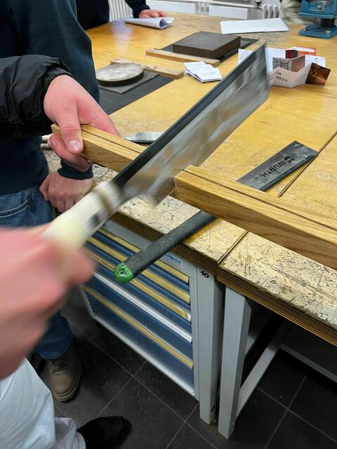 Praxis statt Theorie - das kommt bei den Jugendlichen gut an. | Foto: Tony Rausch, Wirtschaftsjunioren Günzburg