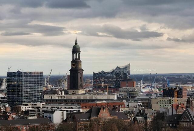 Moin Hamburg (Foto: Katja Woidtke)

Treppauf, treppab zur phantastischen Aussicht vom "Grünen Bunker" | Foto: Katja Woidtke