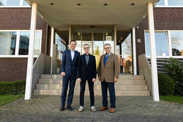 v. li.: Dr. Hasan Sürgit, Manuel Pester, Dr. Fritz Baur | Foto: Julia Ikstadt / DRK-LV WL