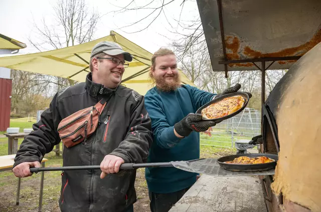 Frisch aus dem Ofen: Bei der Saatguttauschbörse am 28. Februar gab es selbstgemachte Pizza für die Gäste. | Foto: Vonovia/Hake