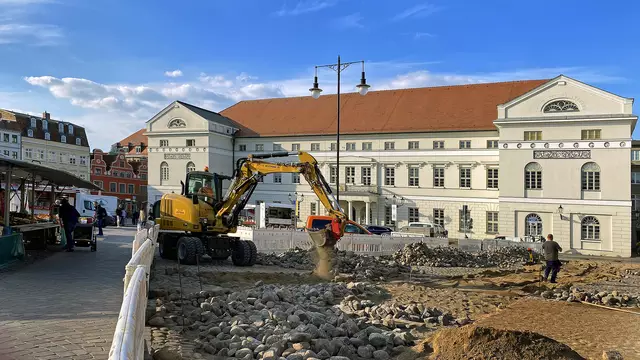 Baumaßnahmen auf dem historischen Marktplatz. Foto: Helmut Kuzina