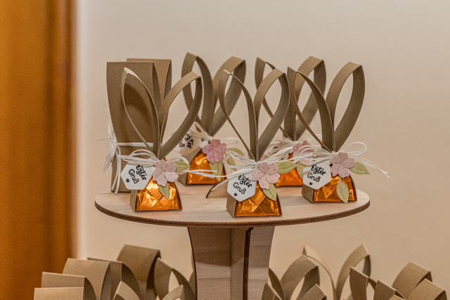 Ostermarkt 2025 im Aichacher Sisi-Schloss in Unterwittelsbach - Handgefertigtes aus hochwertigem Papier am Stan von Madeleine Mrotzek | Foto: FSeventfoto
