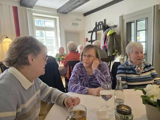 Smaltalk vor dem Essen | Foto: Copyright TSV-Egestorf e.V.