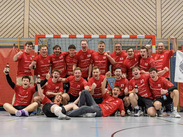Die Neusässer Handball-Herren schaffen nach drei Jahren die Rückkehr in die Bezirksliga. | Foto: Amos Oberle