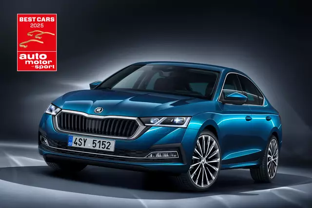 Best Cars 2025 Markenbestseller Skoda Octavia gewinnt als bestes Importfahrzeug der ,Kompaktklasse' und sichert sich damit den zwölften Titel in Folge bei der Leserwahl.  | Foto: Quelle: Skoda/ots/TRD Pressedienst