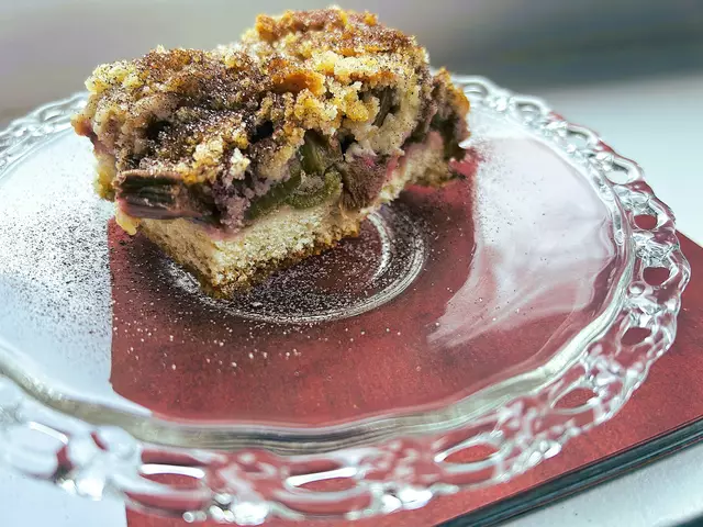 Rhabarberkuchen (musste am Nachmittag sein).